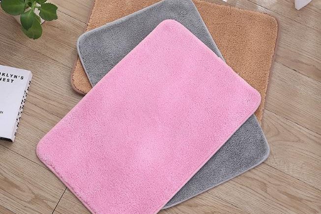 Fluffy absorbent door mat (1)