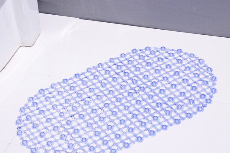 PVC Bathroom With Suction Cup Anti-Slip Mat (1)